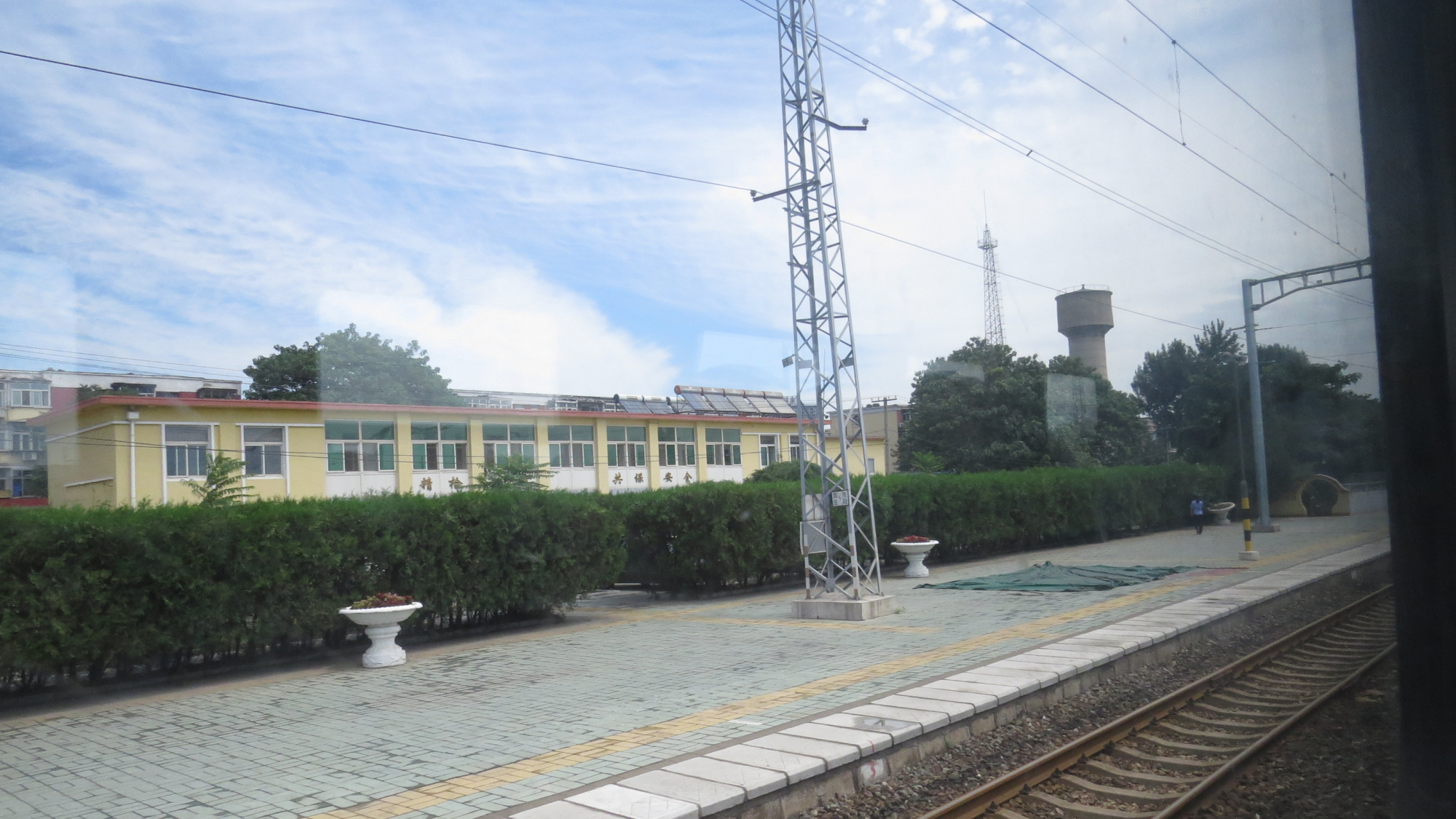 北京铁路枢纽东部辅助编组站——双桥站